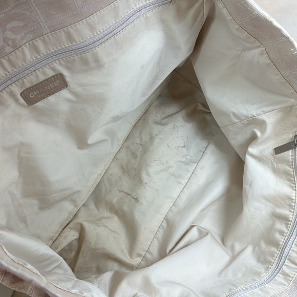 CHANEL Travel Line Fabric Tote Cream, Leather Straps, Serial 7 Series 2002-03 - Picture 12 of 15